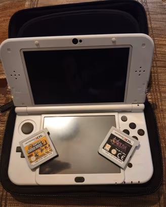 New Nintendo 3DS XL Edizione Pokèmon con 2 Giochi