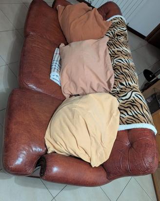 Divano in pelle usato stile anni 60