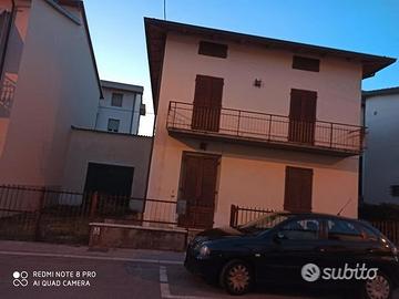 Casa singola con garage Agliana centro