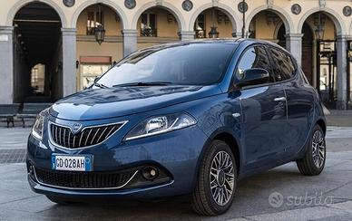 Lancia Ypsilon 1.0 FireFly 5 porte S&S Hybrid Silv