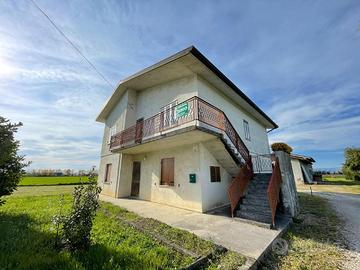 CASA SINGOLA CON AMPIO GIARDINO