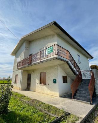 CASA SINGOLA CON AMPIO GIARDINO