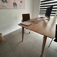 Scrivania in legno/ tavolo