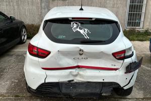 Auto demolita per esportazione