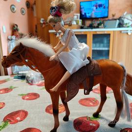 Barbie sposa a cavallo