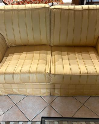 Divano 2 posti classico (disponibile a coppia)