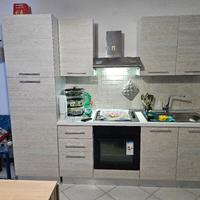 cucina completa di elettrodomestici 