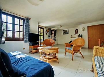 VILLA A SCHIERA A QUARTU SANT'ELENA