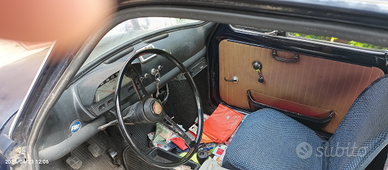 Fiat cinquecento d epoca di colore blu