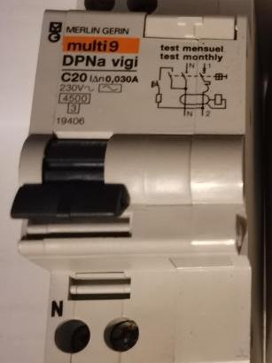 MERLIN GERIN 19406 Magnetotermico differenziale