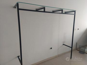 Arredamento negozio abbigliamento 