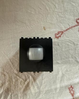 Vimar rilevatori presenza IR 20485 e 16935 – By-me