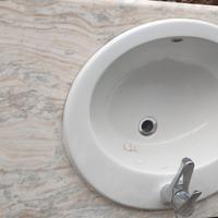 lavabo con piano in marmo 