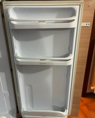 frigo da incasso indesit