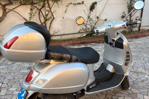 Vespa Piaggio 200 GT