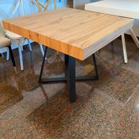 Tavolo allungabile nuovo in forma quadrata