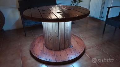 Tavolino artigianale in legno riciclato con LED