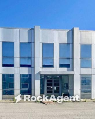 Immobile di 816 m² con più di 5 locali a Capannori