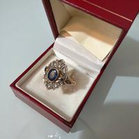 Anello vintage oro e diamanti con zaffiro centrle