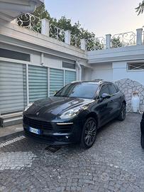 PORSCHE Macan - 2017