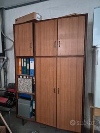 Armadiatura con ripiani