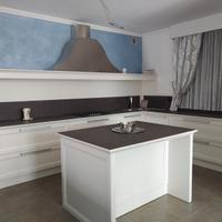 Cucina angolare con isola