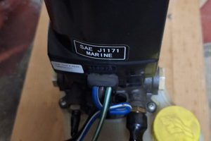 Pompa trim mercruiser j1171 marine