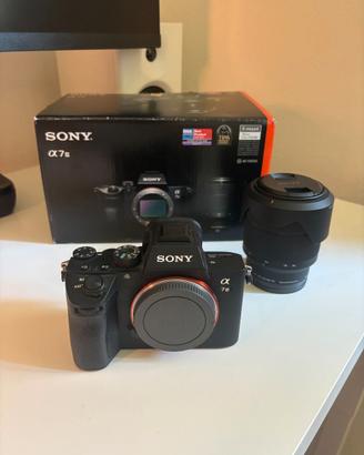 Sony Alpha 7 III (kit obiettivo, cage, batterie)