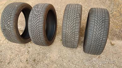 4 gomme Bridgestone 215/45 R18 93