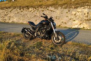 Benelli 502C cruiser