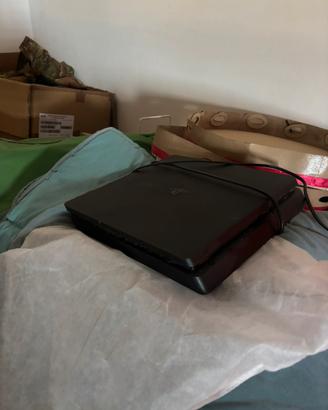 ps4 praticamente nuova