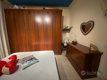 Camera matrimoniale in legno massello - buone cond