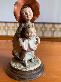 Statua scultura mamma/bambino