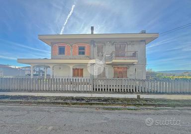 CASA SEMINDIPENDENTE A ROSETO DEGLI ABRUZZI