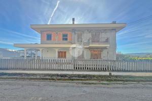 CASA SEMINDIPENDENTE A ROSETO DEGLI ABRUZZI