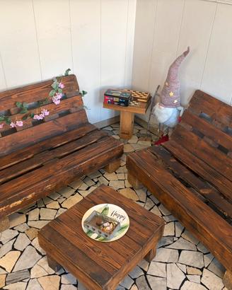 Set 2 divanetti in legno + tavolino
