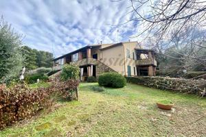 Appartamento di 45 m² con più di 5 locali a Santa 