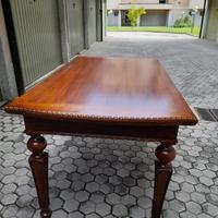 Tavolo in legno massello