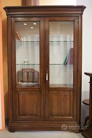 Cristalliera a due ante in legno massello