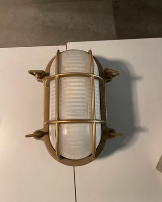 Lampada da parete nautica in ottone massiccio