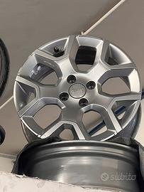 CERCHI PARI A NUOVO JEEP AVENGER