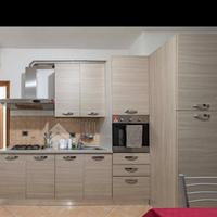  Arredamento  completo  disponibile da 11 Maggio  