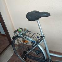  bicicletta. donna.anche per uomo