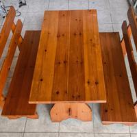 Panche  e tavolo in legno di pino stile TIROLESE