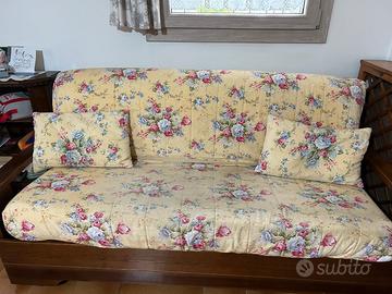 Divano letto con struttura in legno