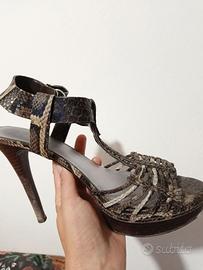 Sandali Guess pitonati