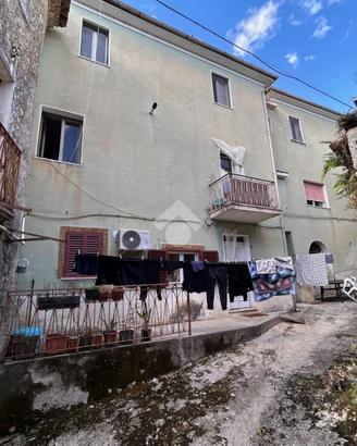 CASA SEMINDIPENDENTE A CASALVIERI