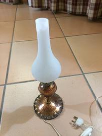 Vecchia lampada in rame