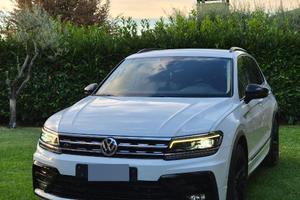 VW Tiguan 190CV 4Motion R-Line B.E. Matrix LED