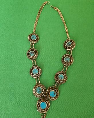 Collana con motivi circolari pietre turchesi onna